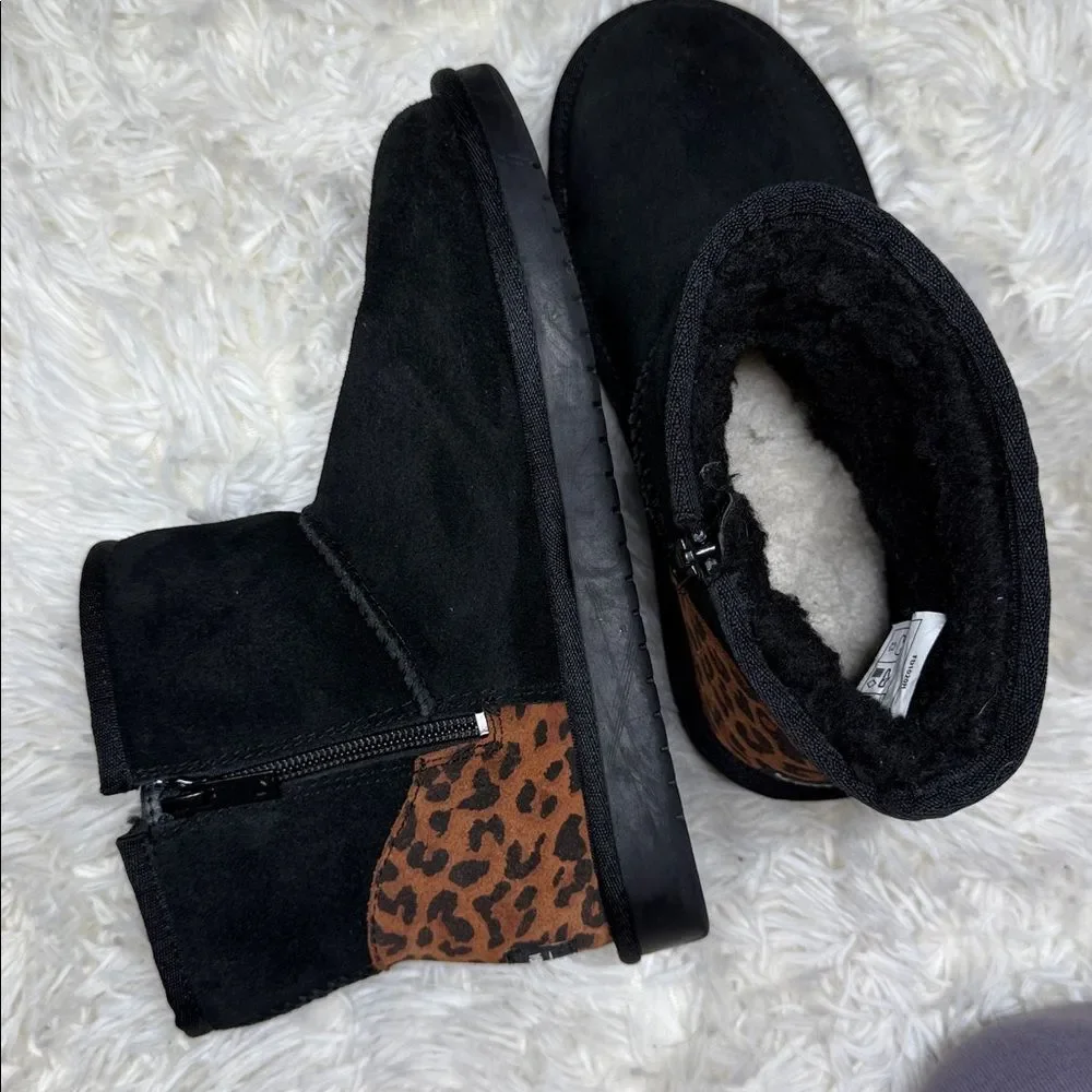 Koolaburra Black and Leopard Accent Boots